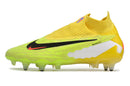 Chuteira Campo Nike Phantom GX DF SG - Trava Fixa Elite + Brindes Exclusivos